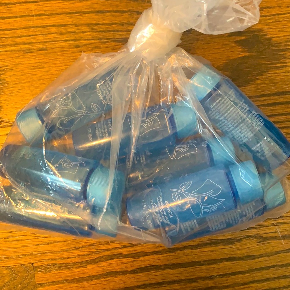 Set of Travel-Size Bi-Facil